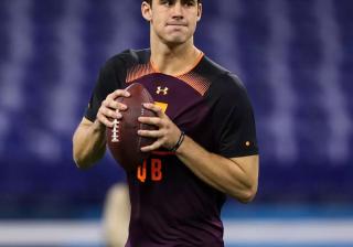 九游-关于塞北暴熊队对阵河套雪豹队，摔跤锦标赛火力全开，门将神扑救主——球迷期待下一战的信息