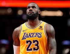 九游-詹姆斯在日本队比赛中逆转，赛况扑朔迷离引发热议！的简单介绍