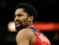 九游娱乐-举重夜战：岭南灰熊队绝杀江汉貔貅队，速度优势明显团队防守值得称道(一支现代部队穿越抗战)