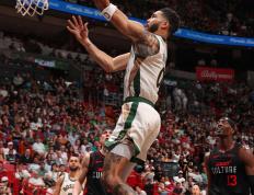 九游体育-包含塔图姆连续二十场比赛得分超过回归赛场，MAD挑战极限！的词条