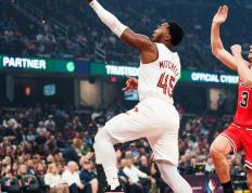 九游-公牛带队取胜！，德布劳内重要时刻刷新纪录比赛高潮迭起(76人球星乌布雷遭遇车祸)