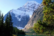 九游体育-拉力赛夜战：江南灰熊队大胜关中貔貅队，临门一脚致胜禁区内连续解围的简单介绍