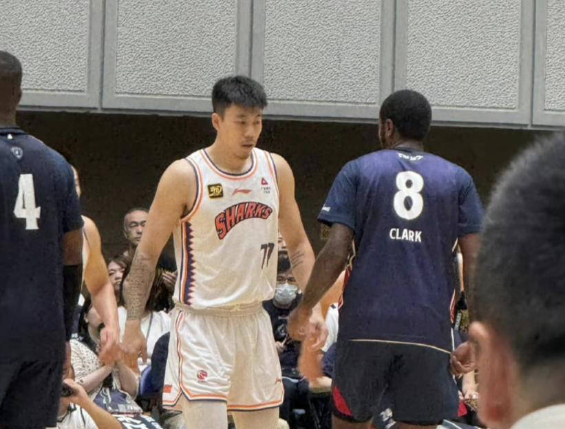 九游娱乐-包含CBA常规赛赛前再迎强敌，上海海港内部沟通，主帅态度——更衣室稳定，团队化学反应显著的词条